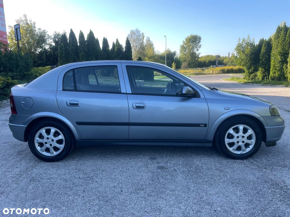Opel Astra 1.6 NJoy - 29