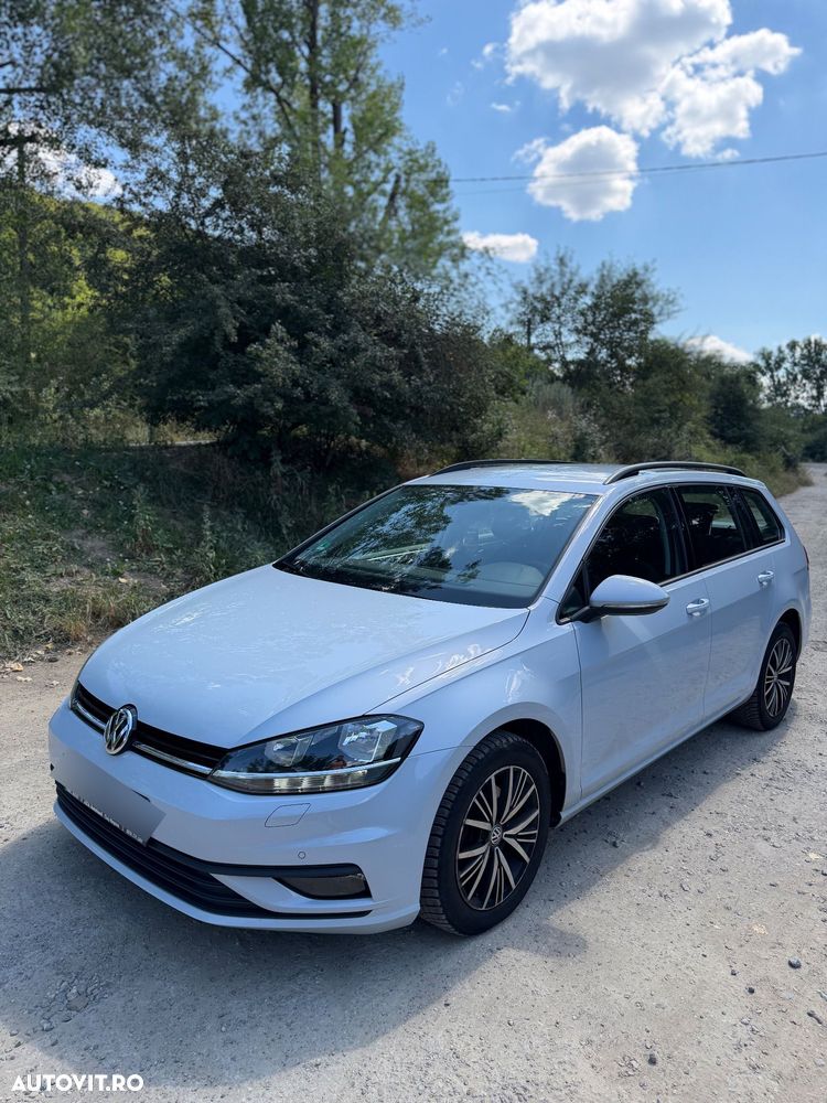 Volkswagen Golf - 2
