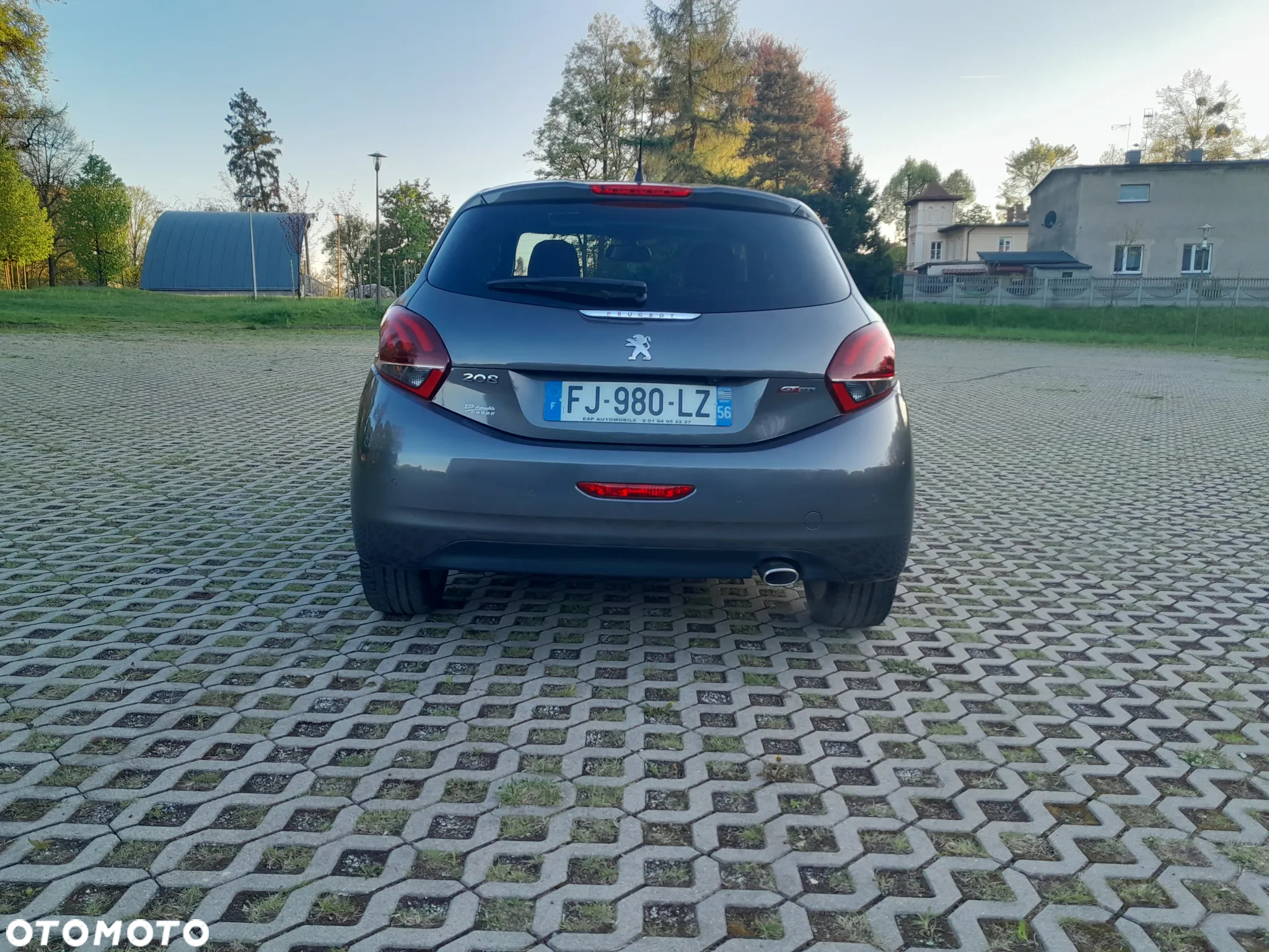 Peugeot 208 - 6
