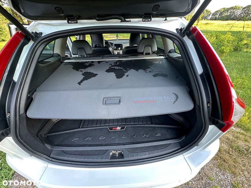 Volvo XC 60 D3 Drive-E Ocean Race - 11