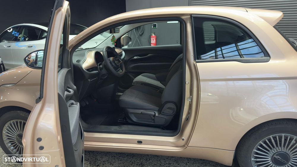 Fiat 500e 3 + 1 23,8kWh Icon - 26