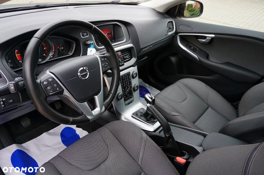 Volvo V40 Cross Country D2 Momentum - 18
