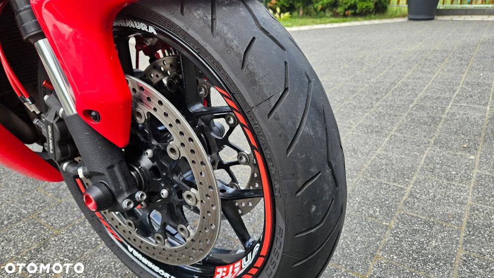 Honda CBR - 9
