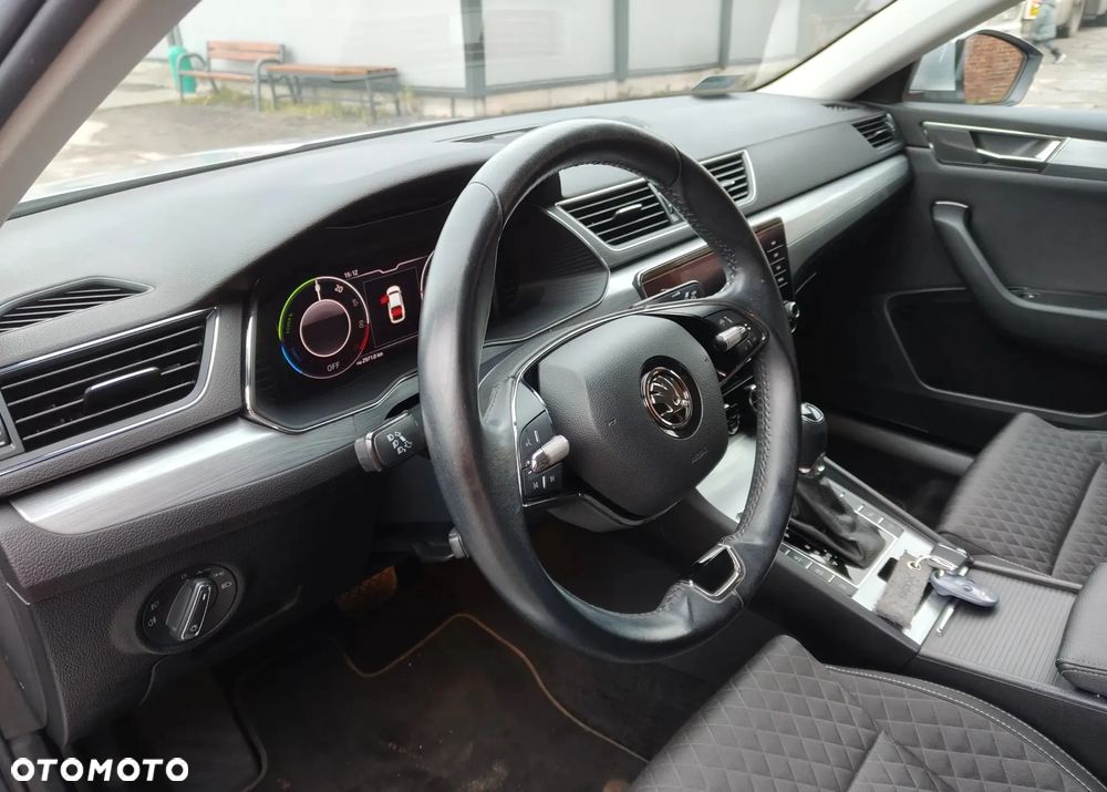 Skoda Superb 1.4 TSI Plug-In Hybrid Style DSG - 9