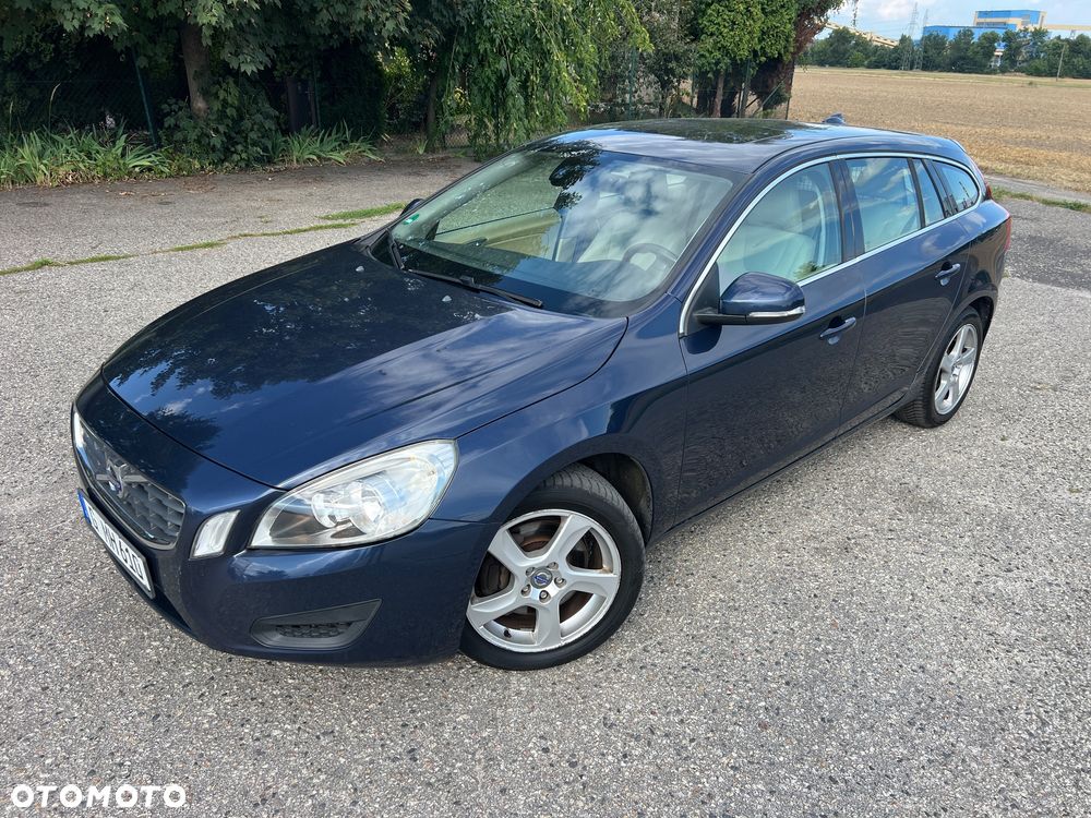 Volvo V60 D5 Momentum - 12