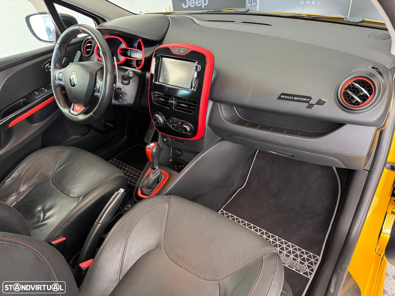 Renault Clio 1.6 T RS EDC - 21