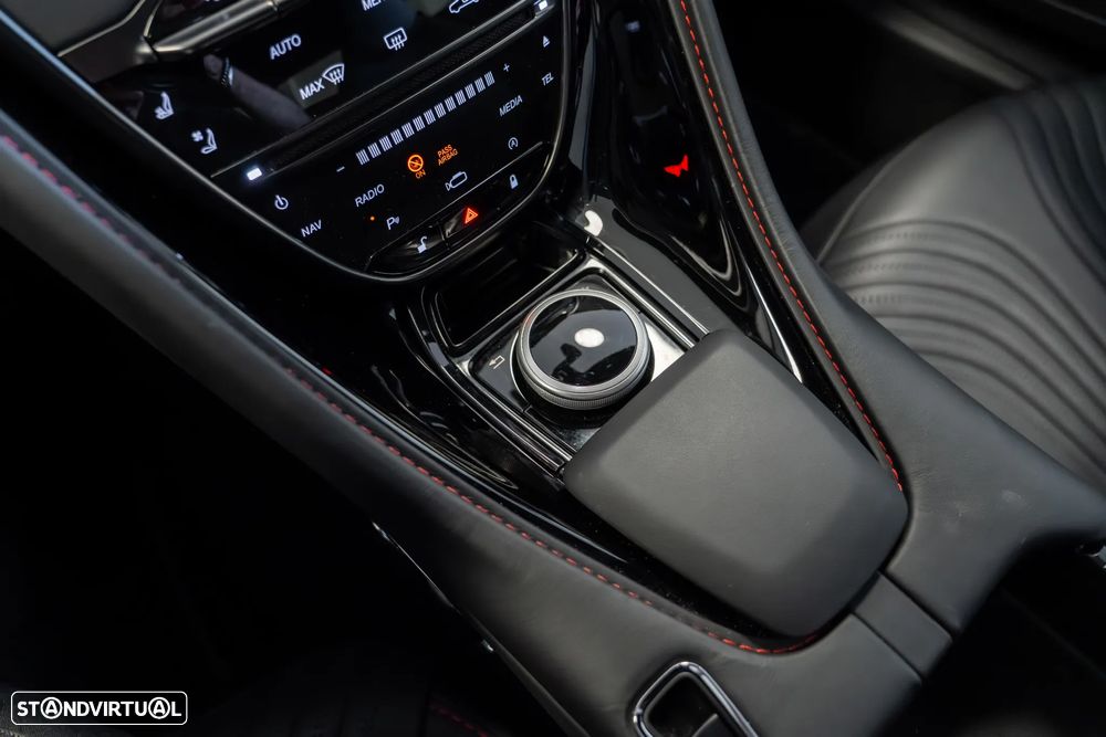 Aston Martin DB11 Coupé V8 Auto - 15