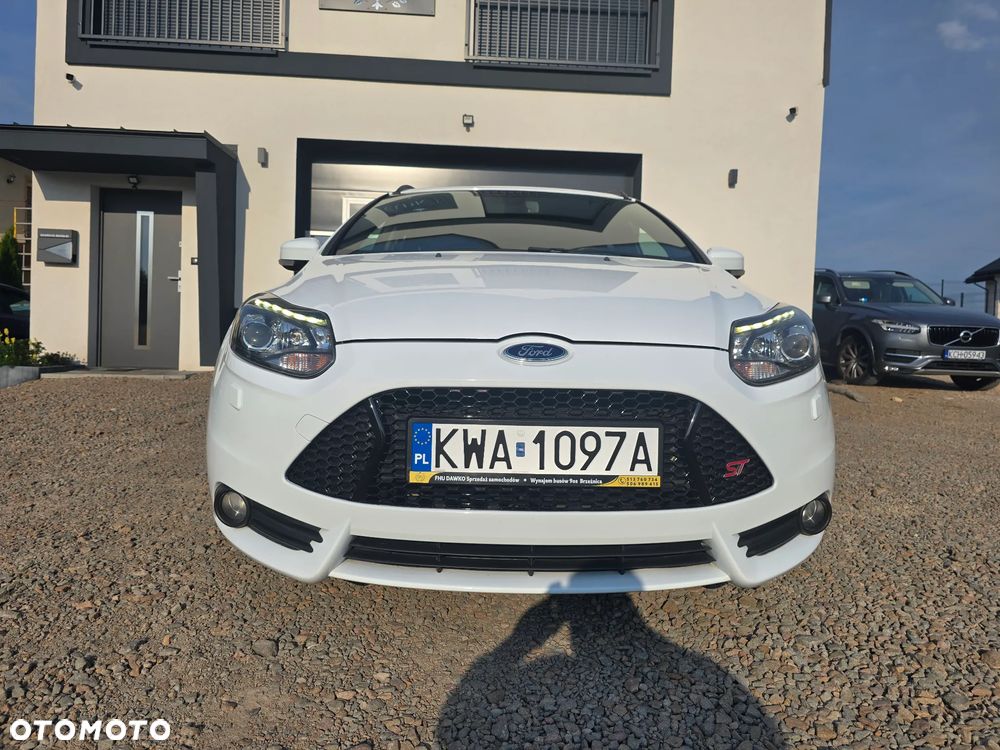 Ford Focus 2.0 EcoBoost ST - 11