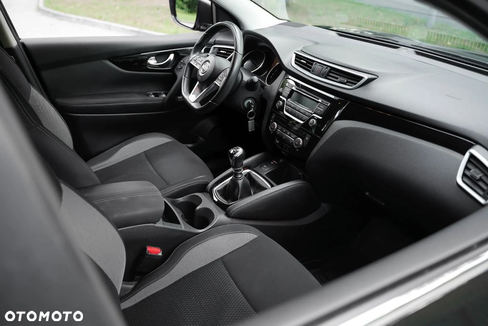 Nissan Qashqai 1.2 DIG-T Acenta EU6 - 17