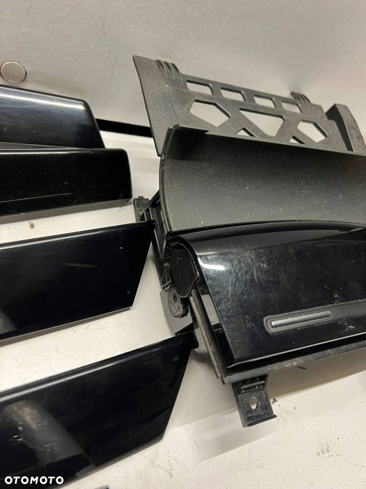 Próg przedni Audi A3 S3 A3 Sportback 8P Komplet - 4