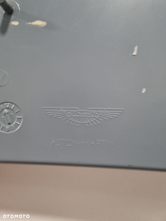 Aston Martin Vantage V12 Spoiler klapy - 3
