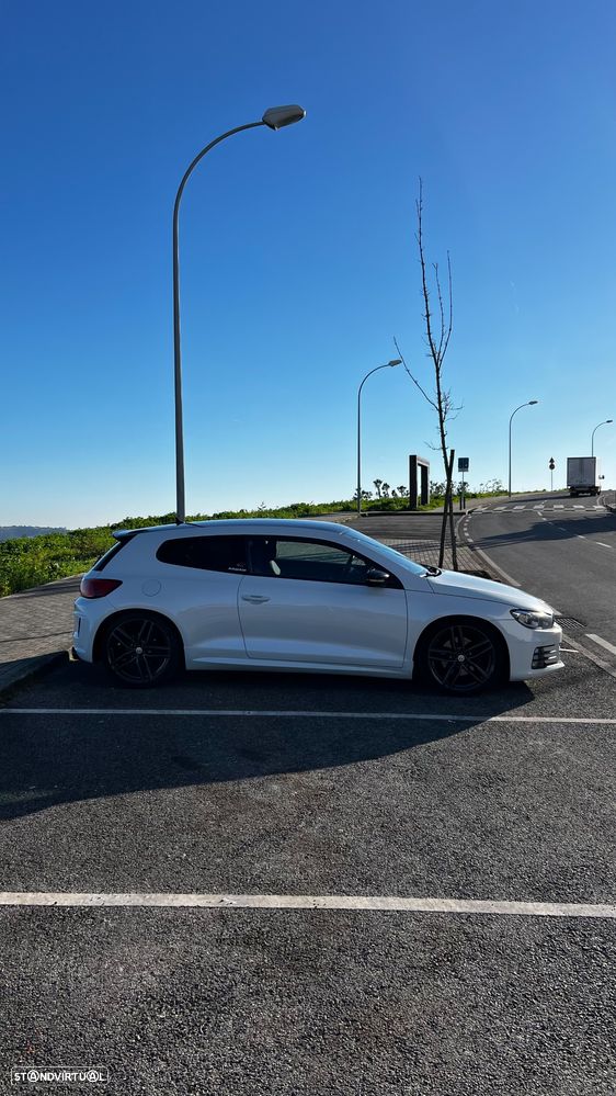 VW Scirocco 2.0 TSI BlueMotion DSG - 4