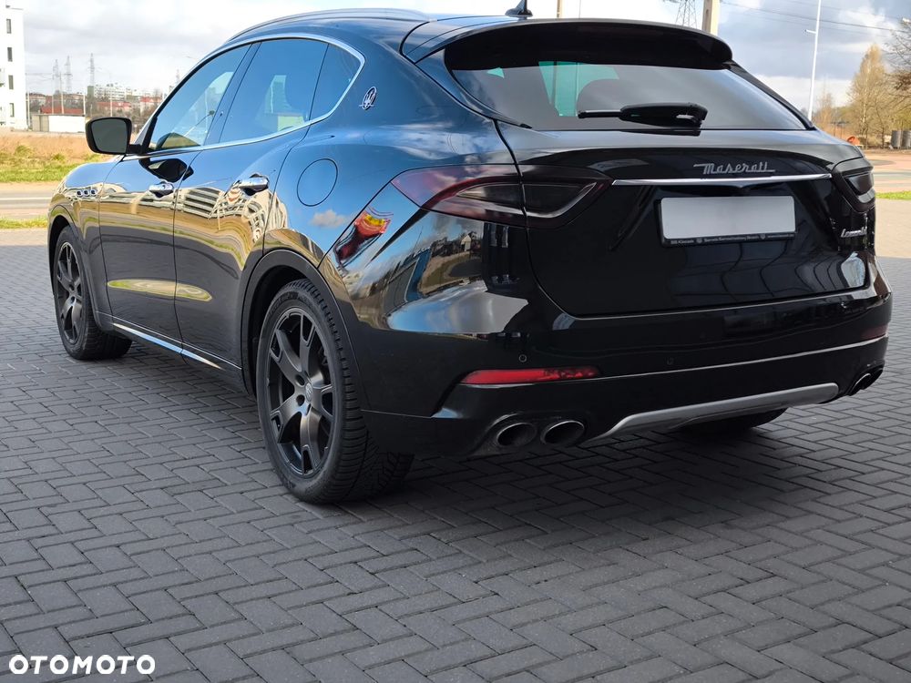Maserati Levante Q4 Executive - 15