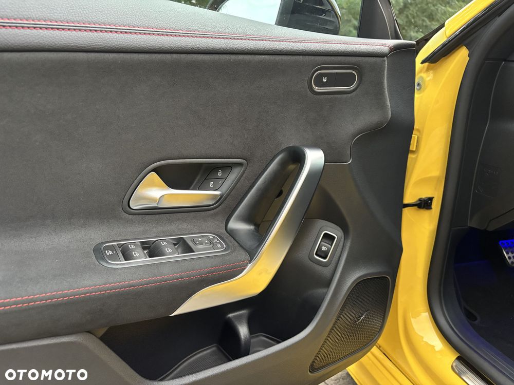 Mercedes-Benz CLA 220 4-Matic AMG Line 7G-DCT - 22