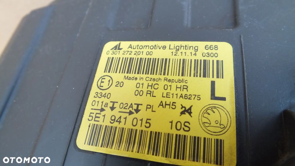 Lampa przednia prawa Skoda Octavia III 5E1941015 / 017 - 8