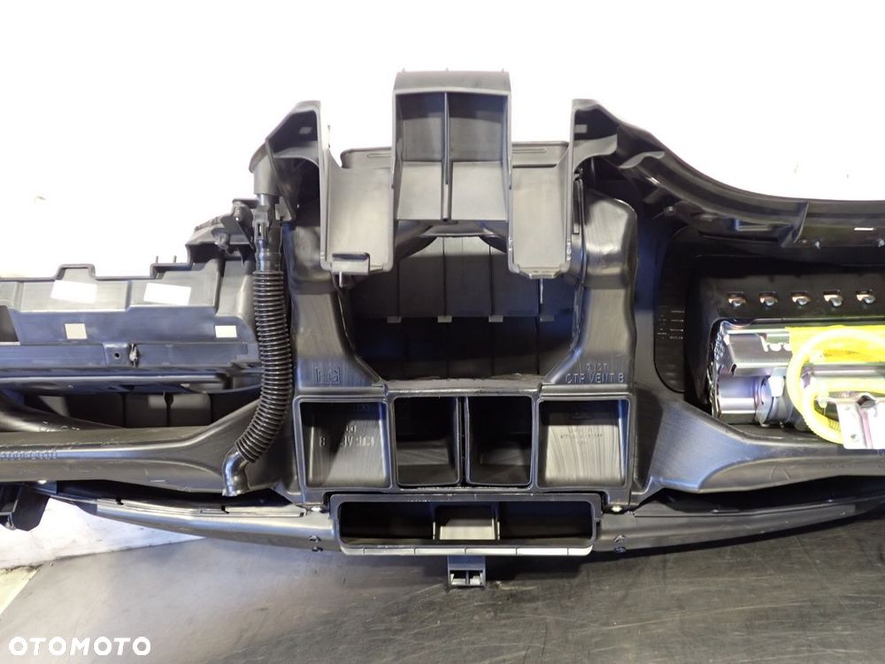 DESKA ROZDZIELCZA SUBARU IMPREZA 1.5 - 7