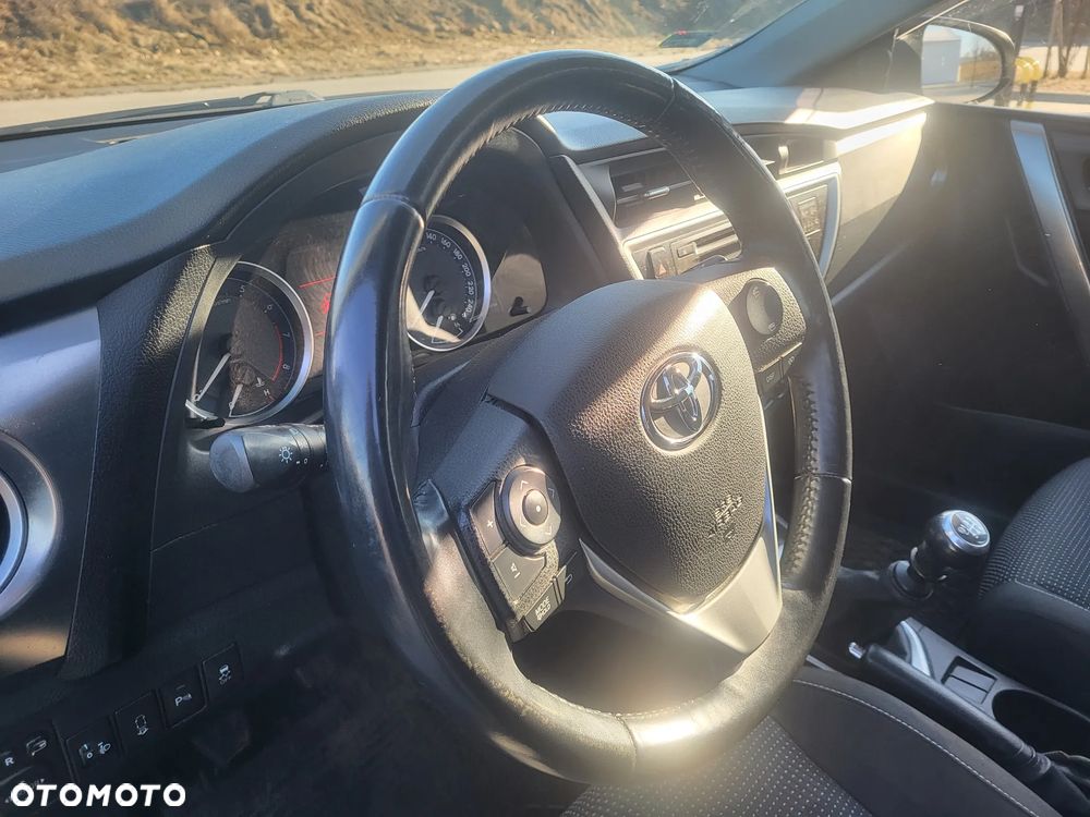 Toyota Auris 1.6 Prestige - 11