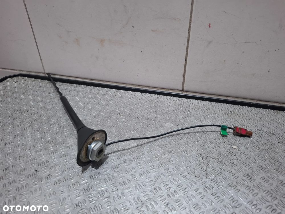 Antena dachowa Audi A1 2014 rok nr 6Q0035575E - 3