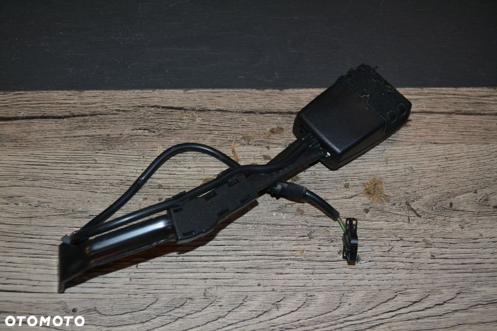 AUDI A3 8P ZAPIĘCIE PASA BEZPIECZEŃSTWA PRAWE 8P0857756E - 1