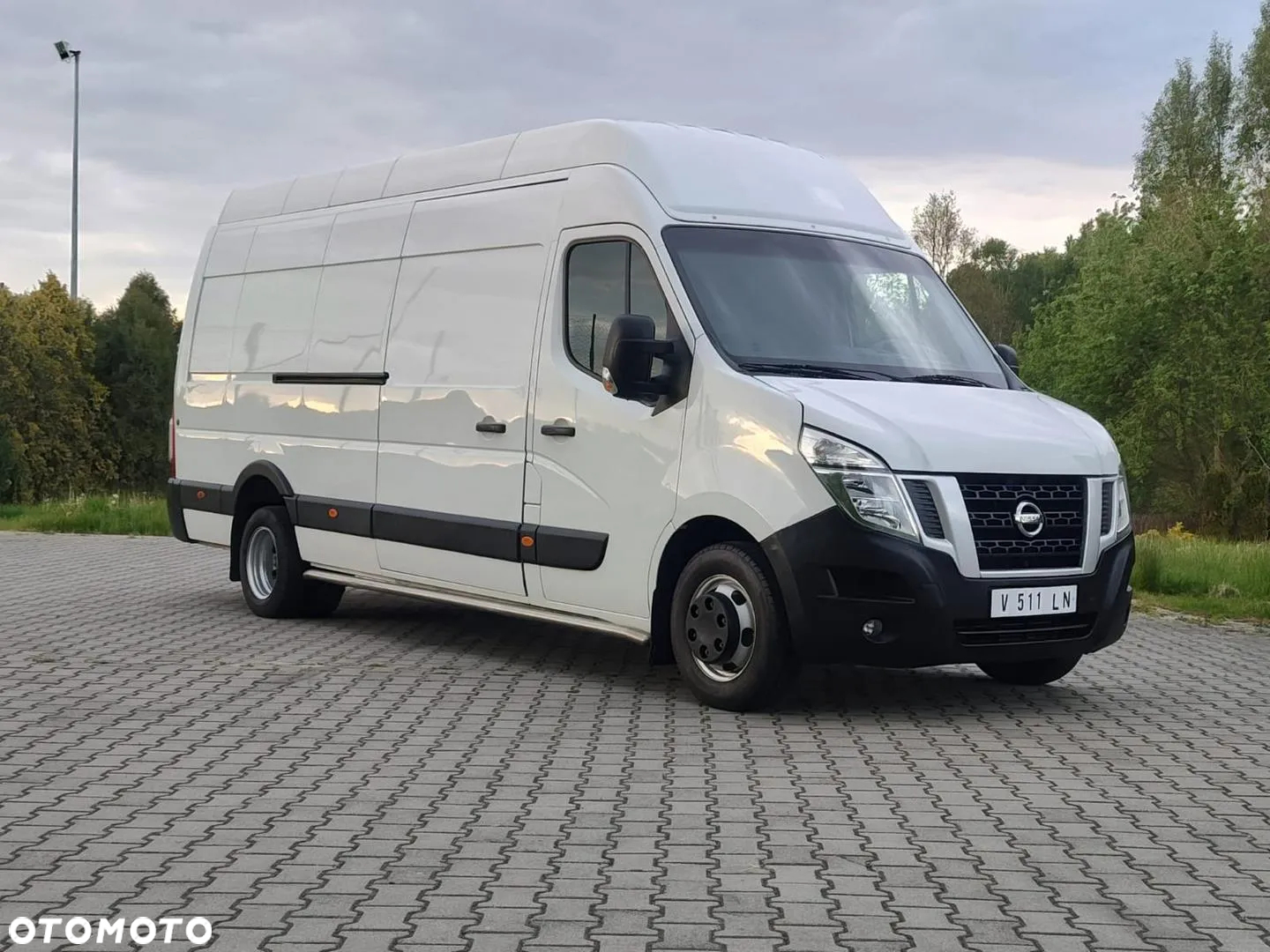 Nissan NV400 - 11