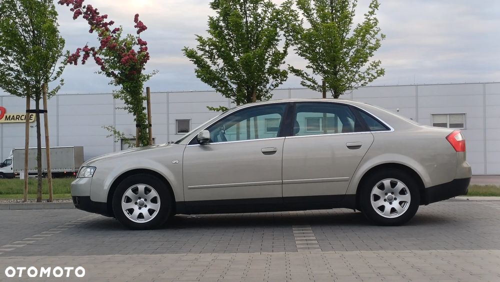 Audi A4 Limousine - 7