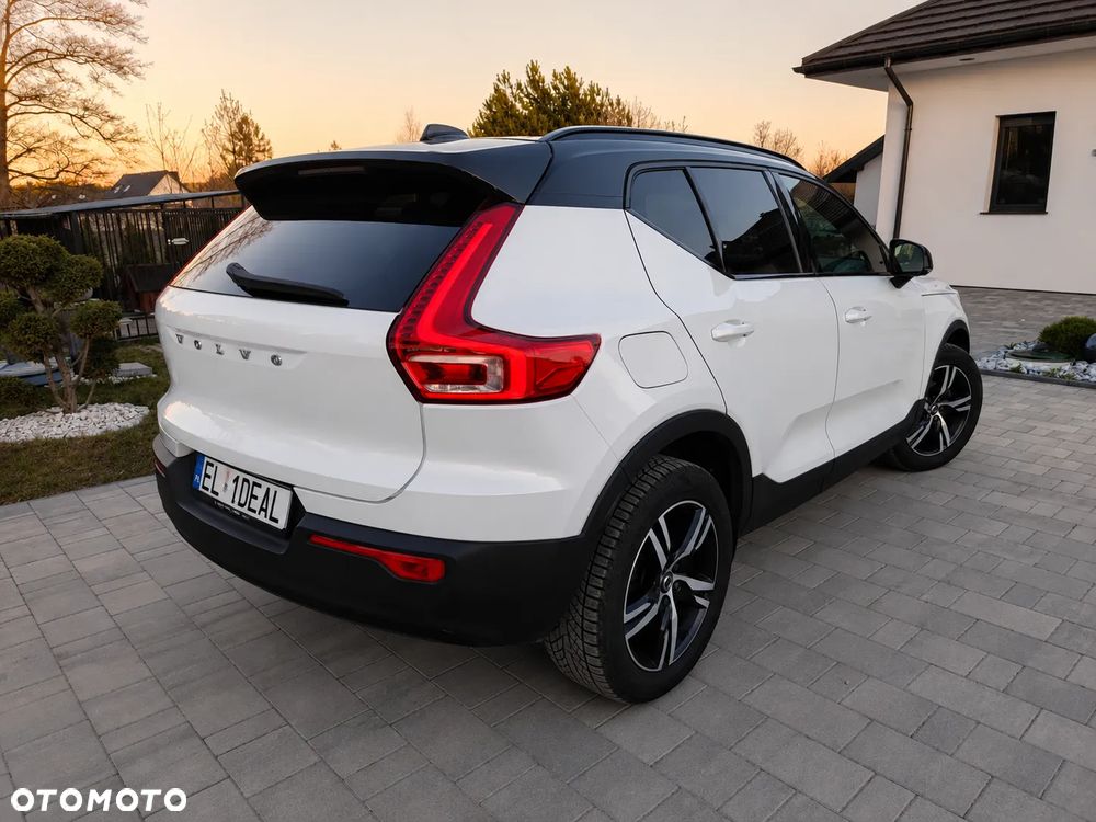 Volvo XC 40 T3 R-Design - 4