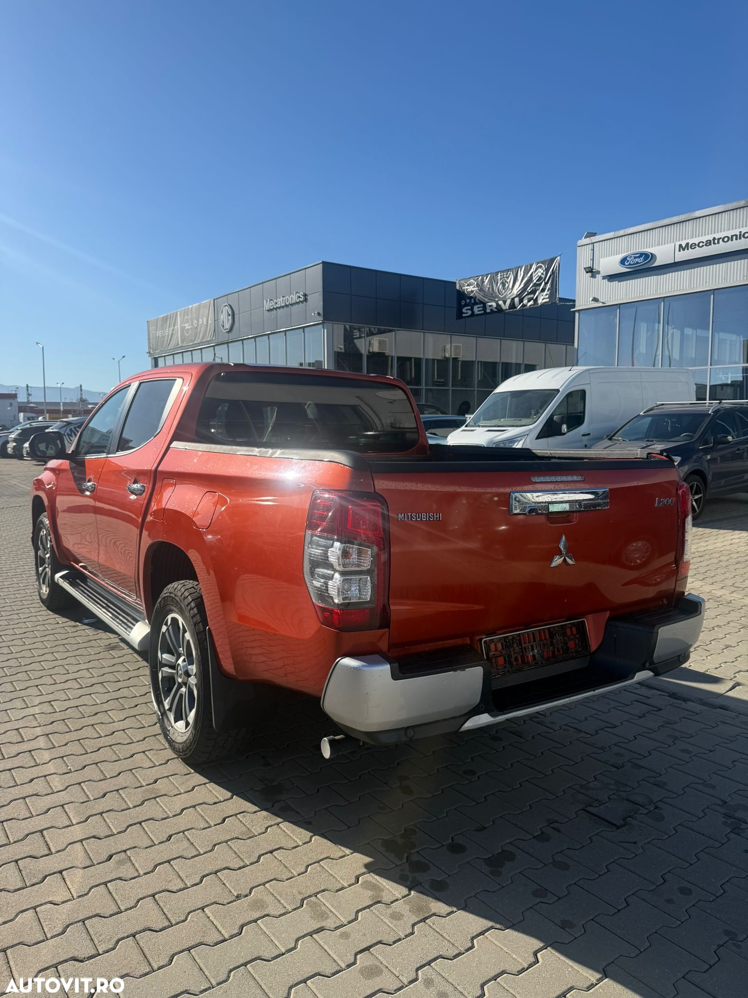 Mitsubishi L200 Double Cab 2.2 DI-D A/T Instyle - 3