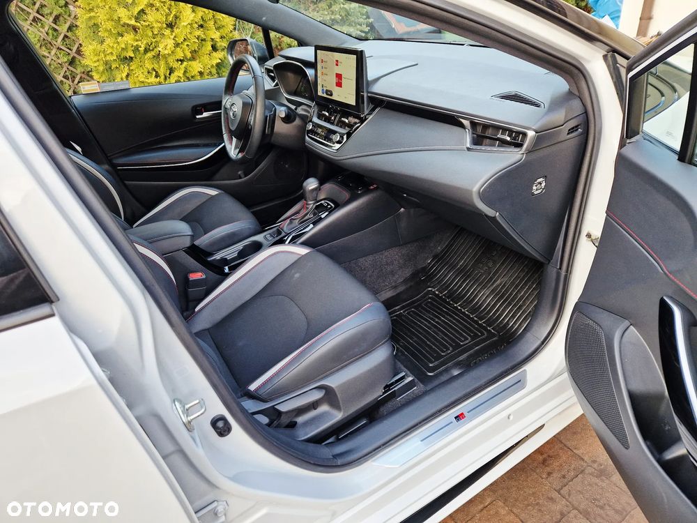 Toyota Corolla 2.0 Hybrid GR Sport Dynamic - 16
