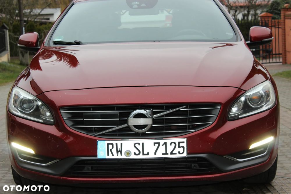 Volvo V60 D5 Geartronic Summum - 2