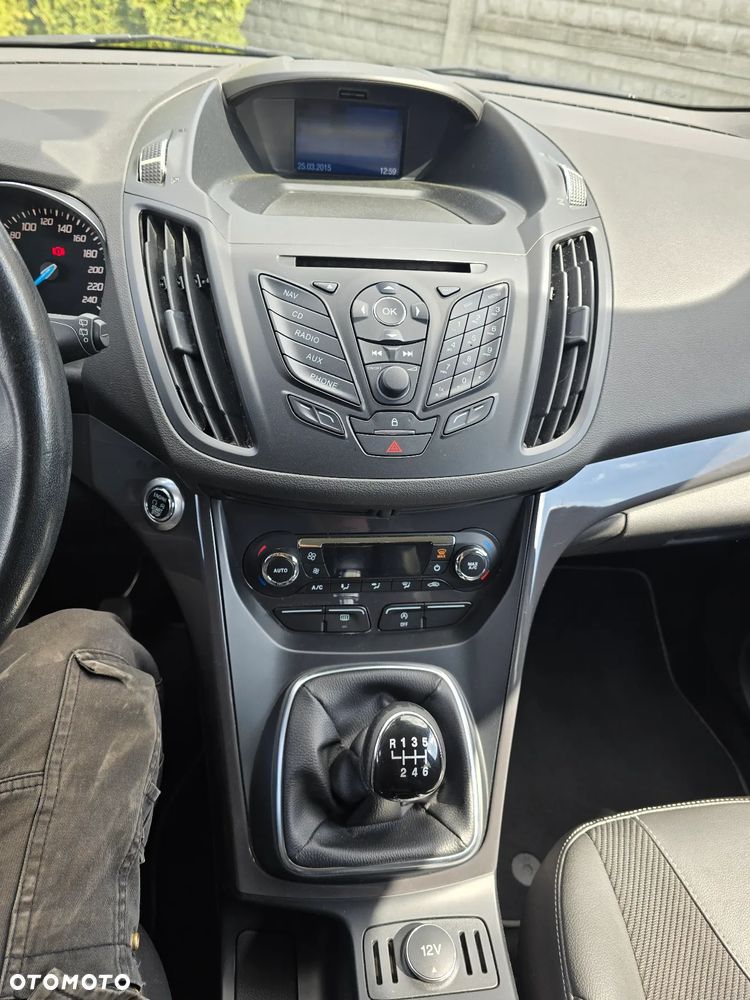 Ford Kuga 2.0 TDCi 2x4 Titanium - 4