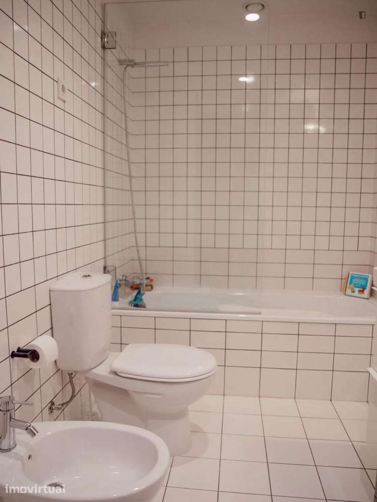 Apartamento com 2 quartos - localizado em Lordelo do Ouro Porto - Grande imagem: 2/13