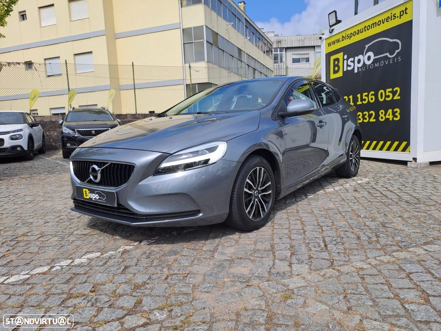 Volvo V40 2.0 D3 Momentum - 3