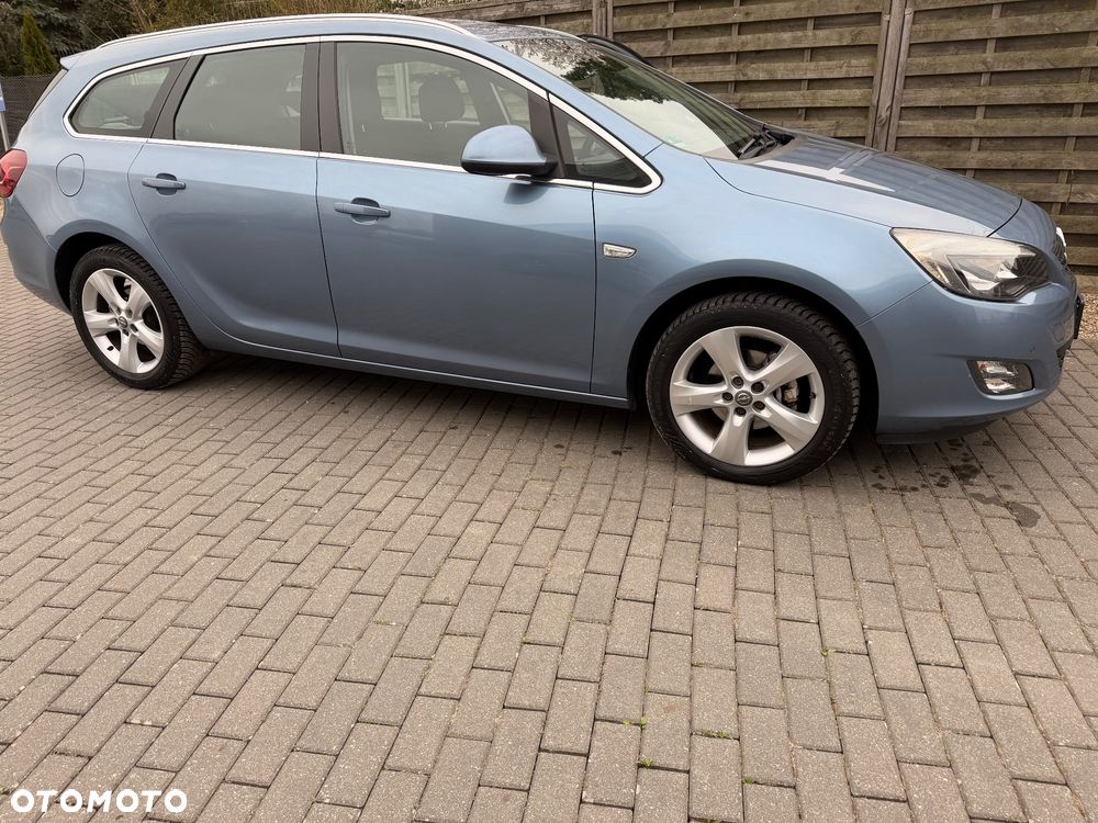 Opel Astra 1.6 Automatik Design Edition - 2