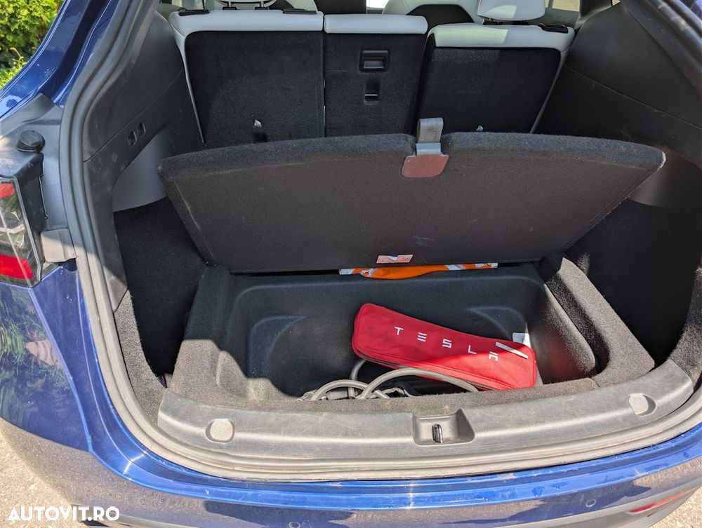 Tesla Model Y - 30