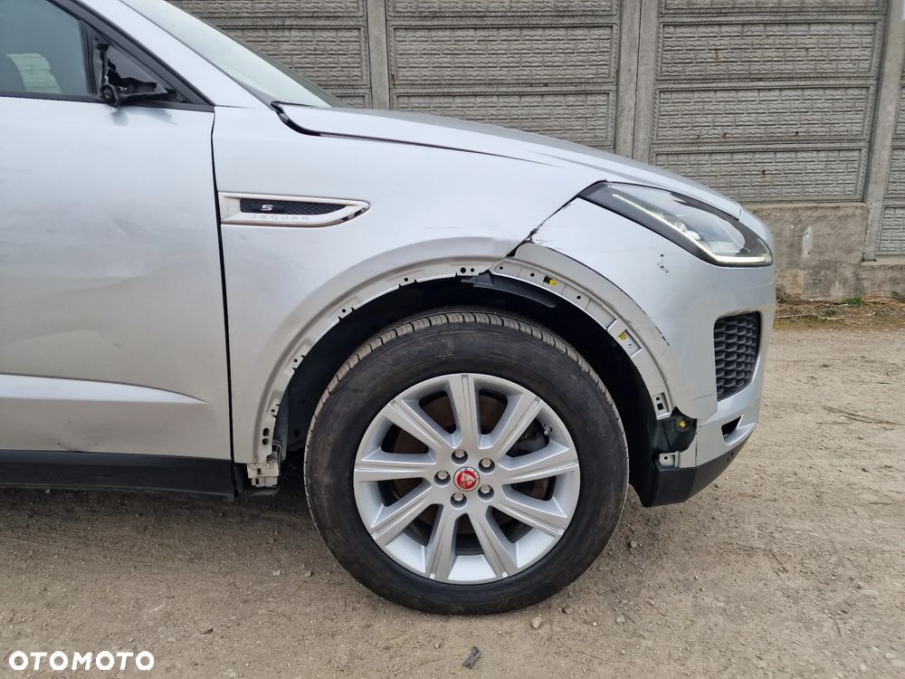 Jaguar E-Pace P200 AWD R-Dynamic S - 24