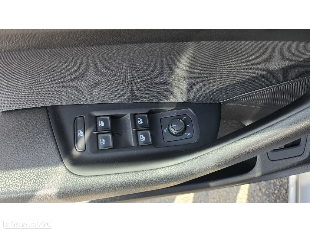 VW Passat Variant 2.0 TDi Business DSG - 6