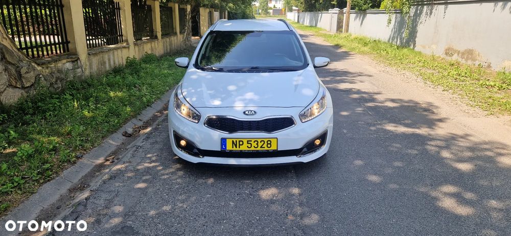 Kia Ceed 1.6 CRDi 136 DCT ISG Platinum Edition - 3