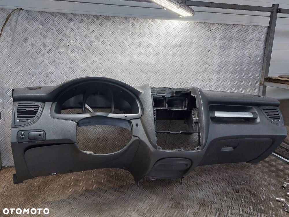 KOKPIT DESKA ROZDZIELCZA KIA SPORTAGE II - 1