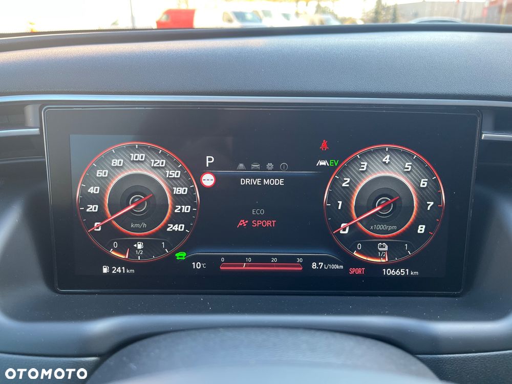 Hyundai Tucson 1.6 T-GDi HEV Executive 2WD - 24