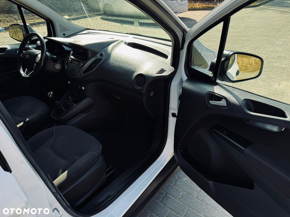 Ford Courier - 18
