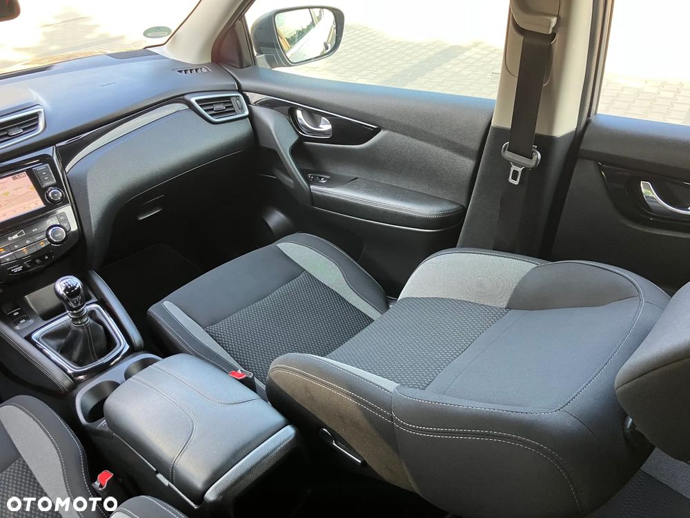 Nissan Qashqai 1.3 DIG-T N-Connecta EU6d - 27