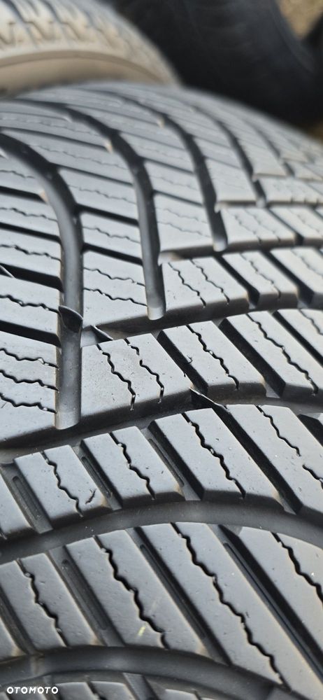 245/40/19 Wielosezonowe Westlake 6mm - 3