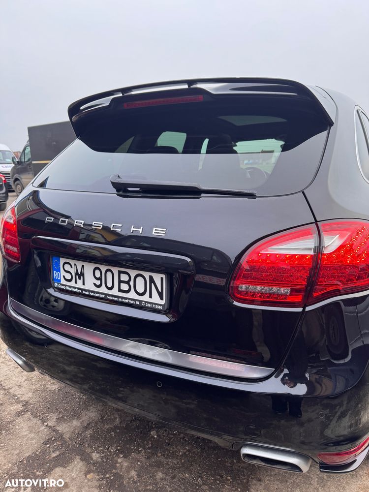 Porsche Cayenne Platinum Edition - 17