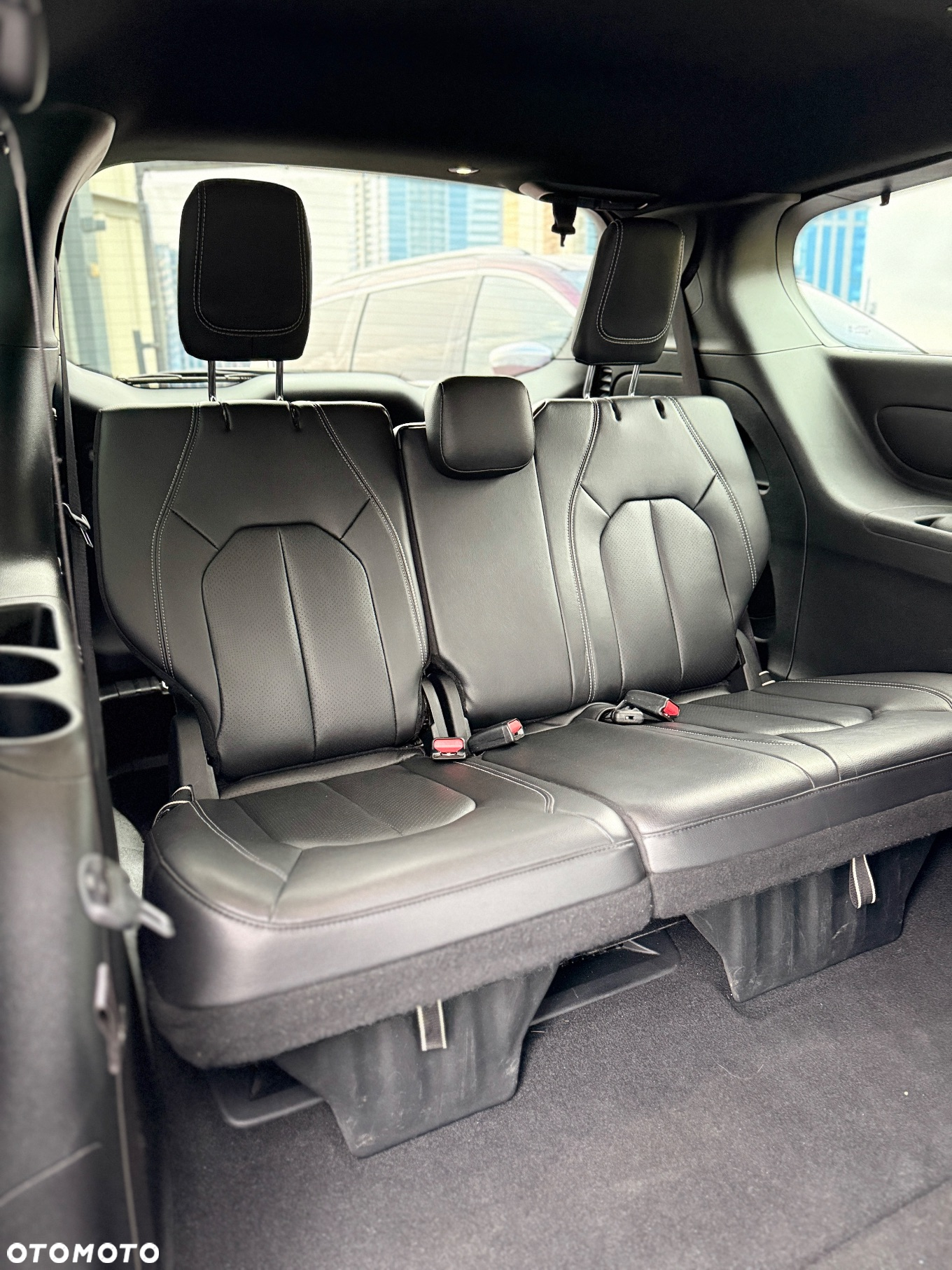 Chrysler Pacifica - 27