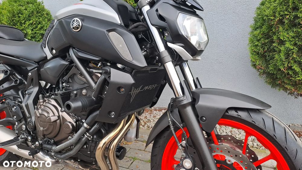 Yamaha MT - 8