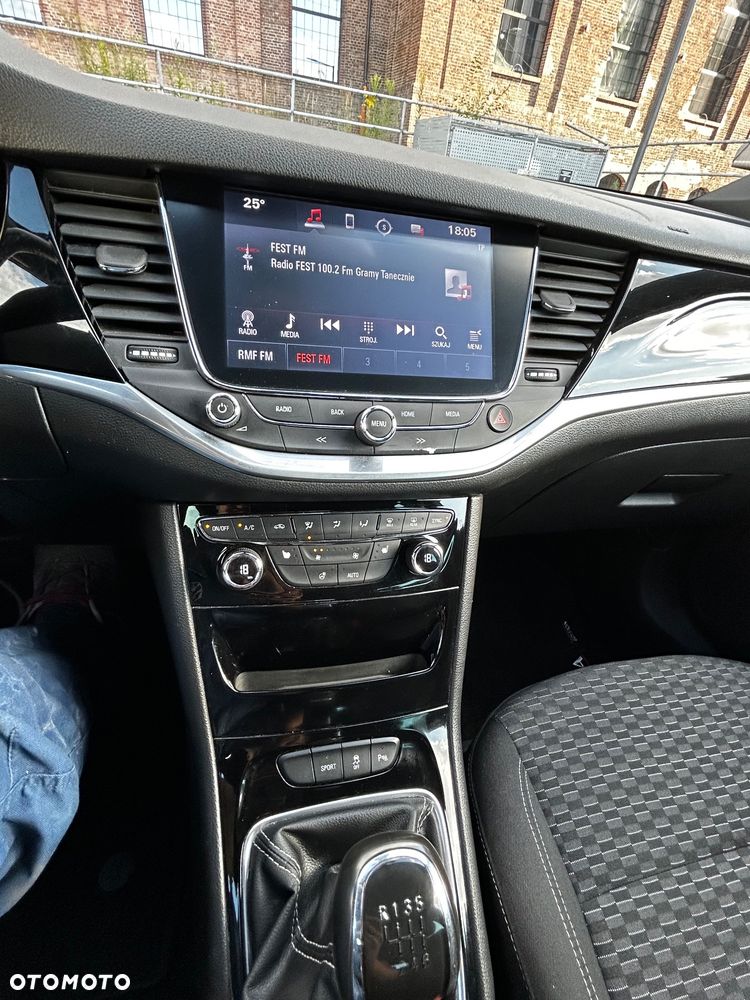 Opel Astra 1.4 T Dynamic - 22