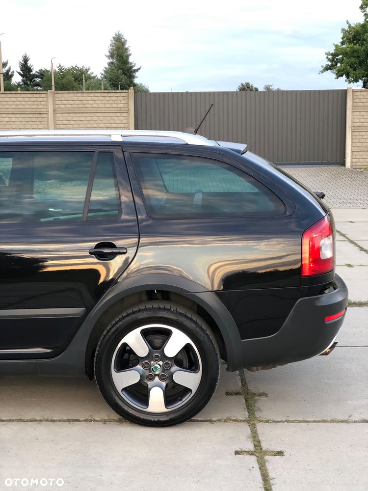 Skoda Octavia 2.0 TDI DPF 4x4 DSG Scout - 6