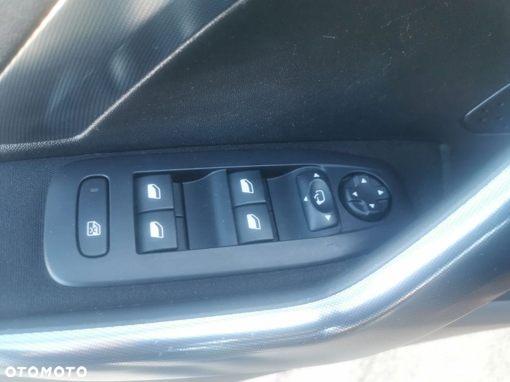 Peugeot 2008 e-HDi FAP 115 STOP & START Allure - 14