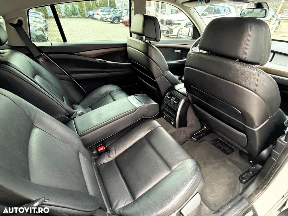 BMW Seria 5 530d xDrive Gran Turismo - 24