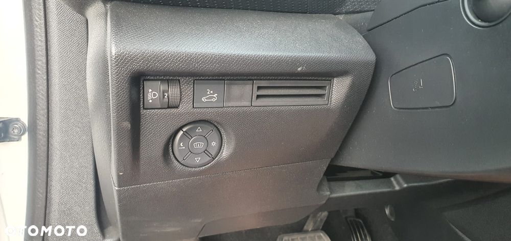 Citroën C4X 1.5 BlueHDi Max S&S EAT8 - 19